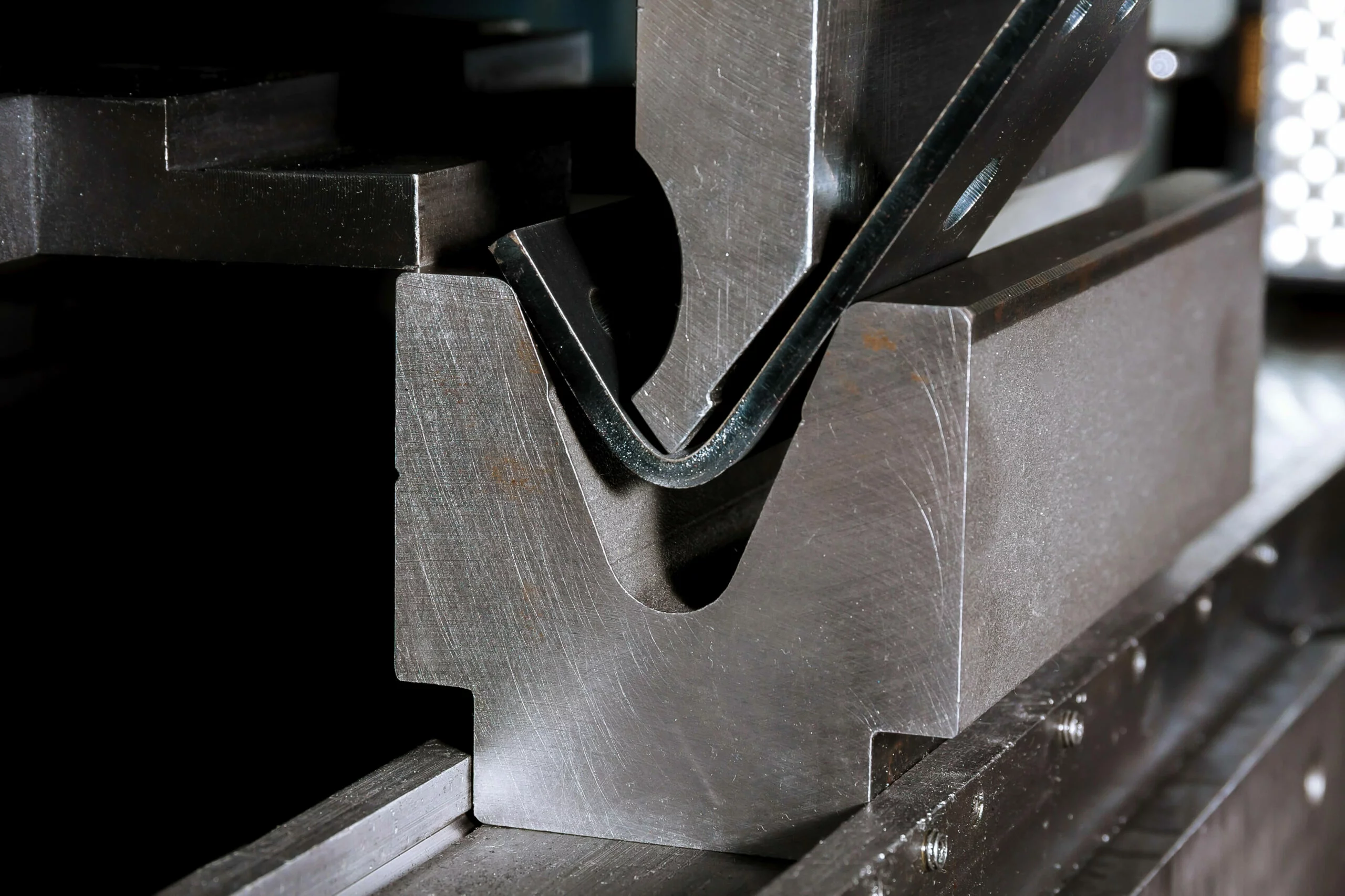 Pliage d'une plaque métallique